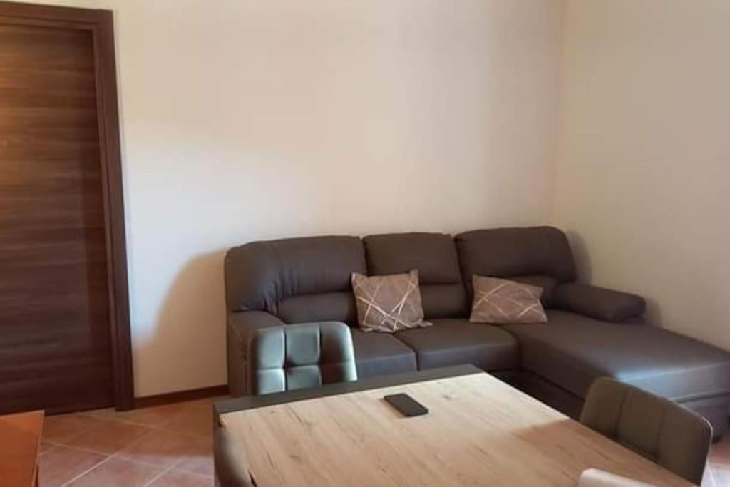 Casa Vacanza Petrari Residence Alt Air オヴィンドリ エクステリア 写真