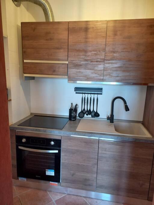 Casa Vacanza Petrari Residence Alt Air オヴィンドリ エクステリア 写真